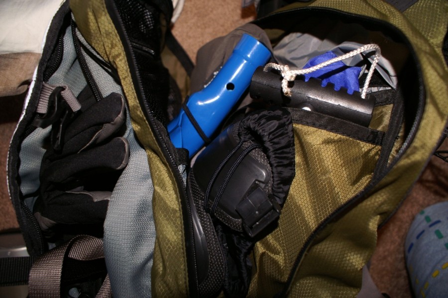 Solid shovel but curved neck an issue