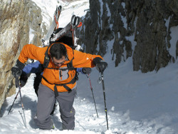A chute bootin' glove