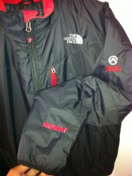 bottom sleeve windstopper logo