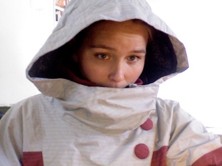 GRETE - in hood