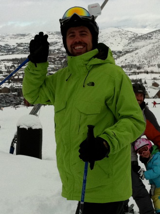 The brim helps keep wet snow or lift drip out of your goggles by covering the top venting. I'd get a helmet with a brim.  And yes, there's enough room to keep your goggles on top.