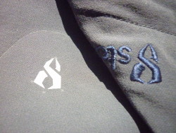 Microlith (L) vs Overhang (R) fabric