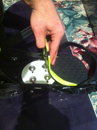 Mounting the bindings
