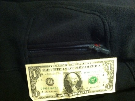 Small sleeve pass pocket