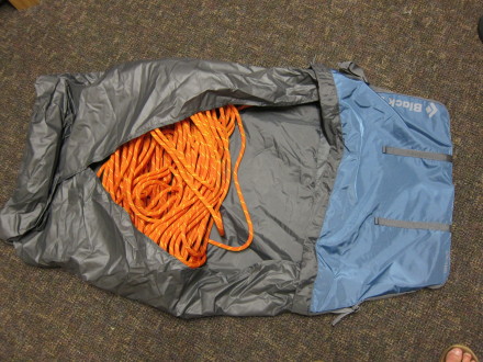 Opening the tarp 70m 9.5mm rope