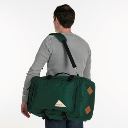 Shoulder carry