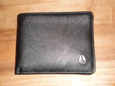 Cape Bi-Fold Wallet Black