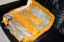 What comes in the stuff sack