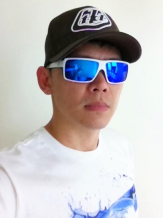 This shades are trick.