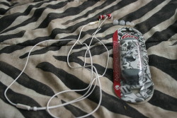 Red Skullcandy's w/ changeable bud size