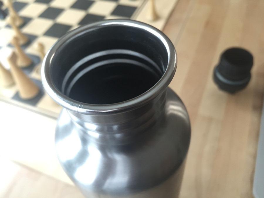 All bottles should have a rounded lip 