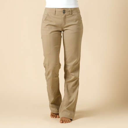 Halle Pant