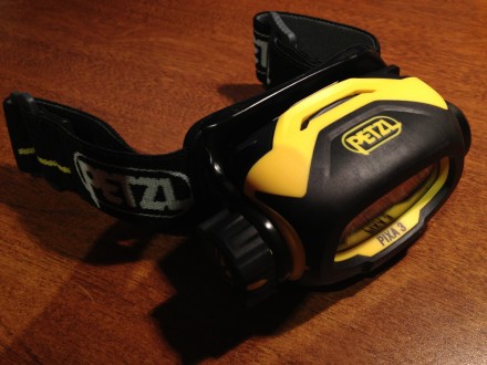 From side Petzl Pixa 3