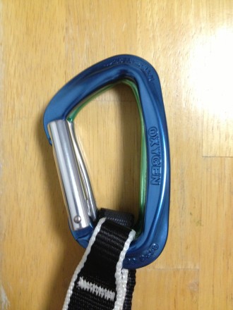 Oxygen vs. Dynatron Carabiner