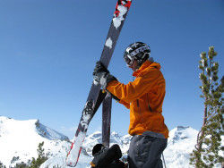 Noah Howell deskinning his Havoc skis
