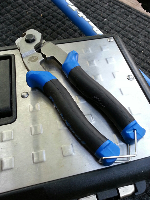 park tool professional bike cable cutter with crimper