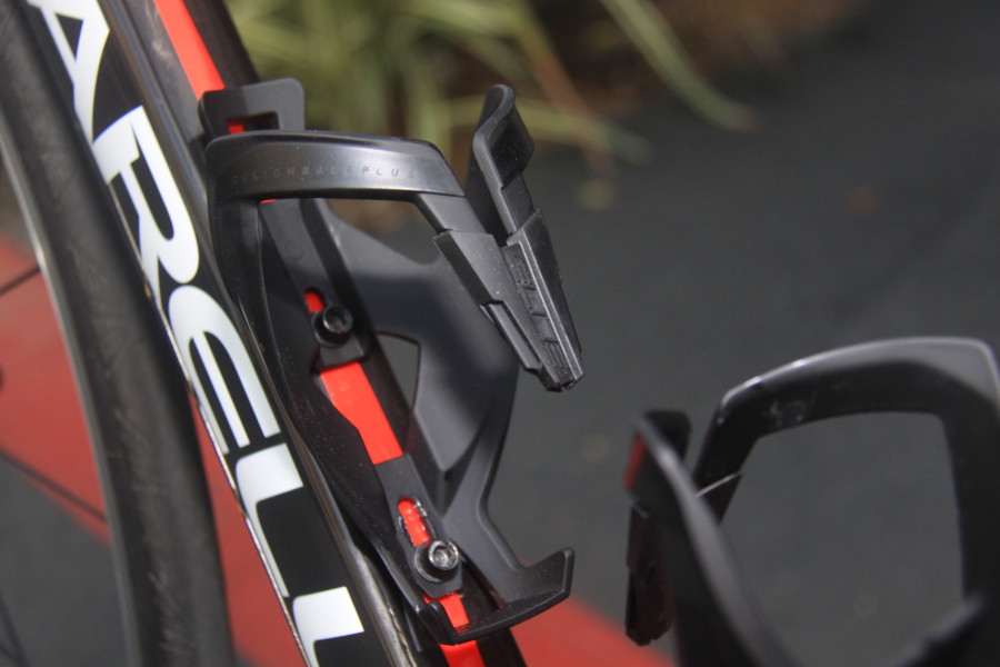 elite custom race plus bottle cage