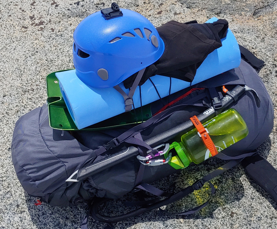 Petzl Summit 2 Mountaineering Axe